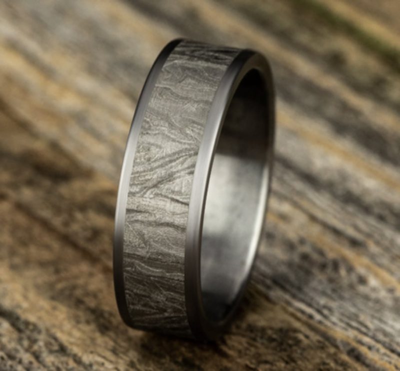 Benchmark 7mm Tantalum Fabric Flow Texture Pattern Band - Mens Wedding ...